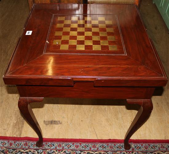 Rosewood brass inlaid games table(-)